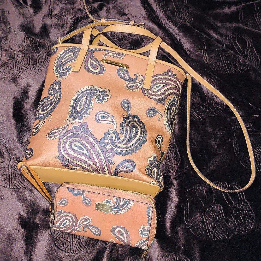 Michael Kors hand/shoulder bag and wallet